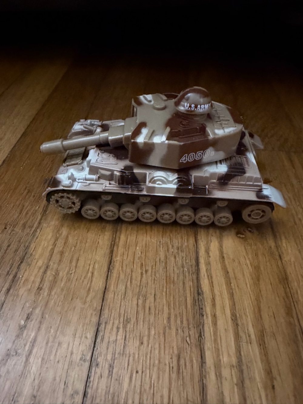Showcasts 4050 Desert Camo Pullback Power Army Tank toy
